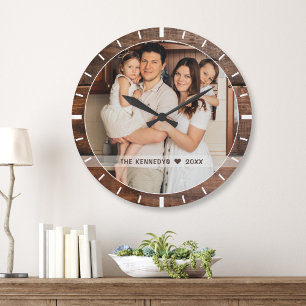 Persoonlijke foto familienaam rustiek donker hout grote klok