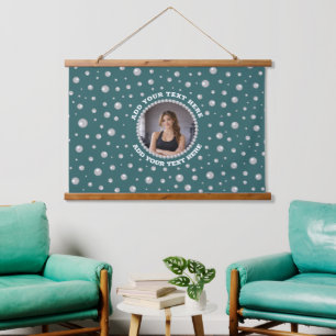 Persoonlijke foto met parels cirkel op turquoise hangend wandkleed