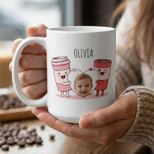 Persoonlijke foto van baby's 1e verjaardag met naa koffiemok