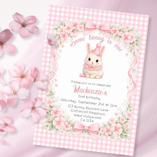 Persoonlijke Gingham Some Bunny Is One Verjaardag Kaart