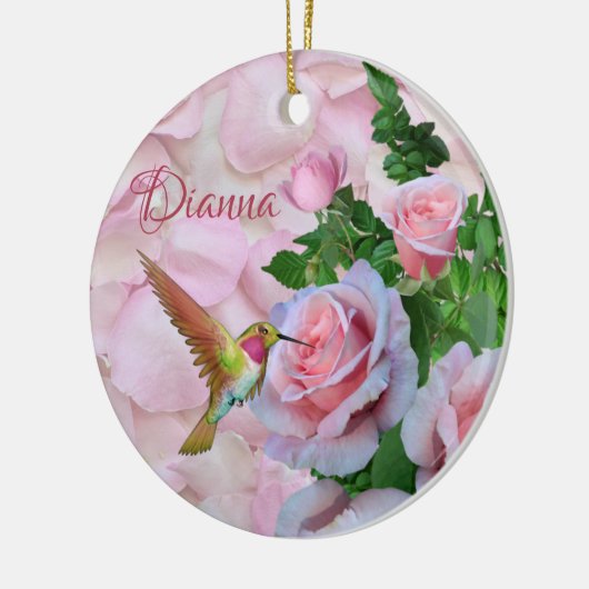 Persoonlijke kolibrie Roze rozen en bloemblaadjes Keramisch Ornament (Links)