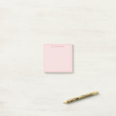 Persoonlijke leraar van het bureau van Pink Post-it® Notes (Op bureau)