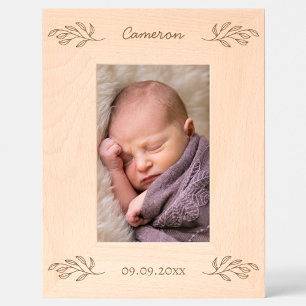 Persoonlijke naam en datum van nieuwe baby met bot gegraveerde lijstjes