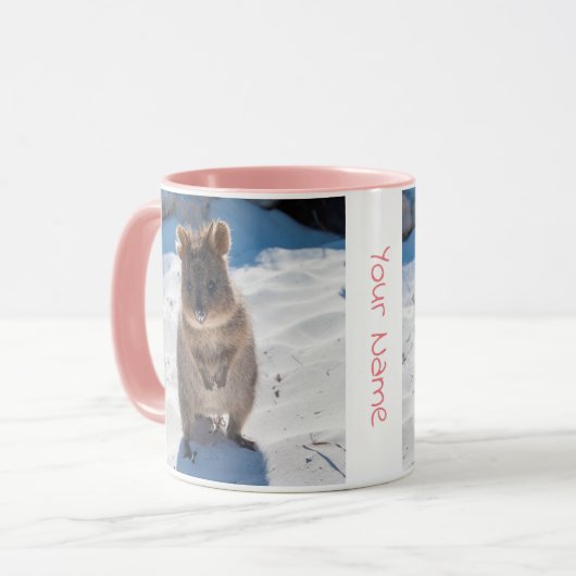 Persoonlijke schattige en gelukkige quokka op het  mok (Voorkant links)