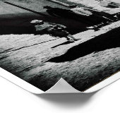 Peru-Mannen lopen door het straatzwart-wit Poster (Hoek)