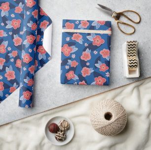 Perzik marineblauwe bloemetjes verjaardag cadeaupapier