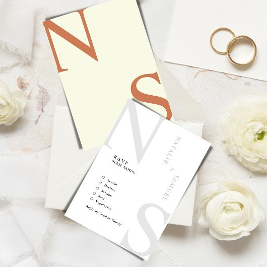 Perzik Minimalistisch & Elegant Bold Initialen Bru RSVP Kaartje