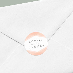 Perzikgelaagde geometrische bruiloft ronde sticker