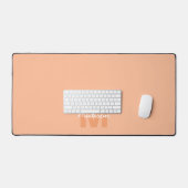 Perzikkleur van 2024 met de naam van het douanemon bureaumat (Keyboard & Muis)