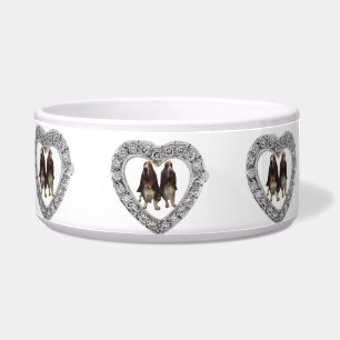 Pet Bowl Basset Hounds on Wjite in Heart Diamond Voerbakje