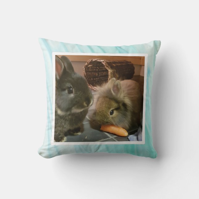 Pet bunny photo -light green kussen (Voorkant)