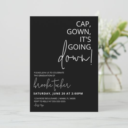 Pet Gown, het gaat naar Funny Graduation Party Kaart (Staand voorkant)