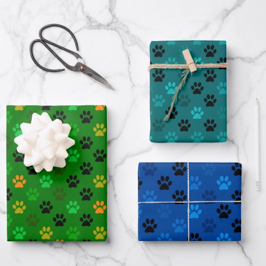 Pet pet-pekels in groen blauw inpakpapier vel (Voorkant)