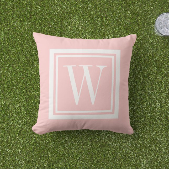Petal Pink and White Classic Square Monogram Buitenkussen (Gras)