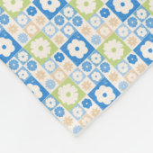 Petals In Silence 10. Floral pattern.  Fleece Deken (Hoek)