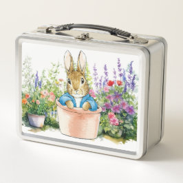 Peter de Konijn in potplant in zijn tuin