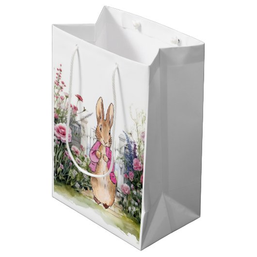 Peter de Konijn Roze Jas in zijn Tuin Medium Cadeauzakje (Voorkant Gekanteld)