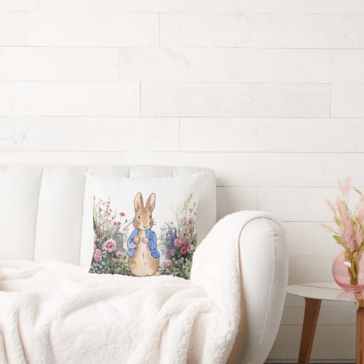 Peter het Konijn in zijn tuin nr. 2 Kussen (Bank)