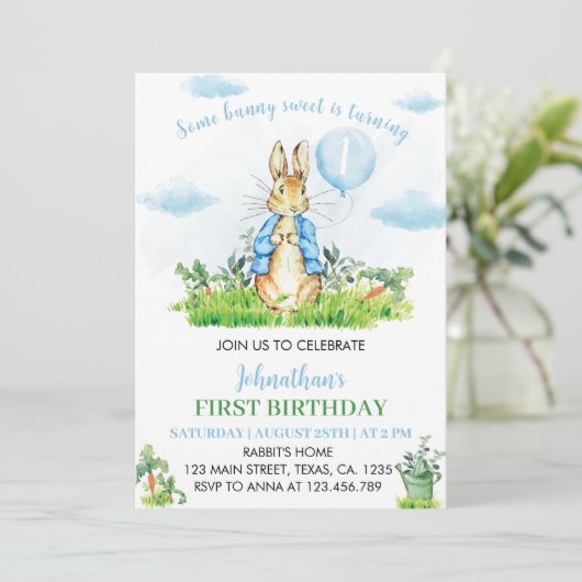 Peter Rabbit Eerste Verjaardag Uitnodiging (Staand voorkant)