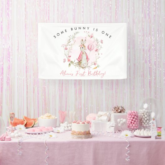 Peter Rabbit Pink 1st Birthday Some Bunny is ONE Spandoek (Feest)