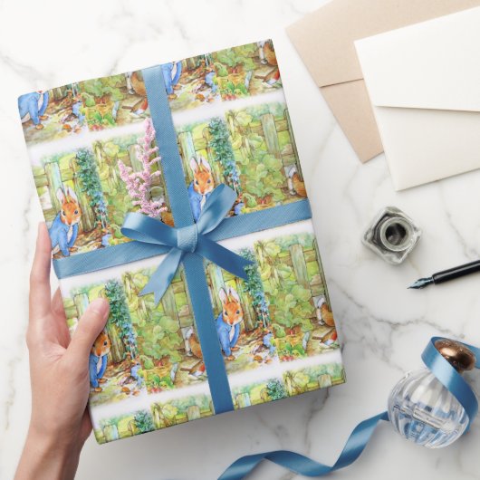 Peter Rabbit under Garden Fence Cadeaupapier (Geschenken)