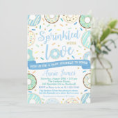 Petit Bébé Saupoudrer Invitation Donut Bébé Saupou (Debout devant)