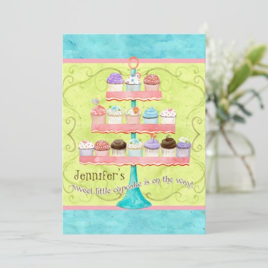 Petit Cupcake, Invitations de douche pour bébé (Debout devant)