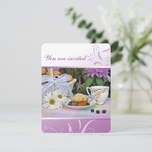 Petit déjeuner d'anniversaire Brunch Invitation (Debout devant)