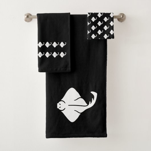 Petit ensemble de serviettes noir et blanc pour sa (En situation)