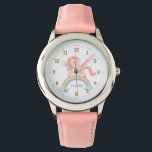 Petit licorne avec étoile sur Rainbow Pink Watch<br><div class="desc">Une montre personnalisée pour les petites filles qui aiment les licornes ! Il présente une jolie petite licorne mignonne avec une crinière rose luxuriante qui se promène sur un pont arc-en-ciel traversant deux nuages.</div>