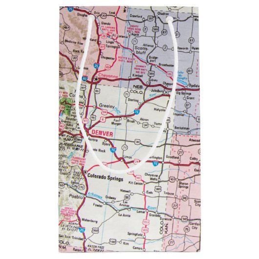 Petit Sac Cadeau 70e anniversaire Retro Buick On Map (Dos)
