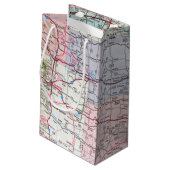 Petit Sac Cadeau Anniversaire Retro Buick On Map (Dos Angle)