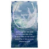 Petit Sac Cadeau Astilbe Blue Mist Romans 8:28 (Dos)
