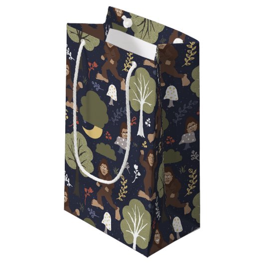 Petit Sac Cadeau Aventure de minuit de la forêt de Bigfoot (Devant Angle)