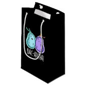 Petit Sac Cadeau Bac-atcha Funny Bacteria Pun Dark BG (Devant Angle)