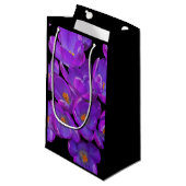 Petit Sac Cadeau Beau Crocus de printemps violet Floral (Devant Angle)