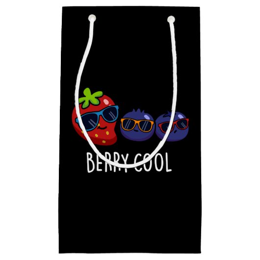 Petit Sac Cadeau Berry Cool Funny Strawberry Blueberry Pun Dark BG (Devant)