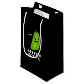 Petit Sac Cadeau Bitter Gourd Funny Veggie Pun Dark BG (Devant Angle)