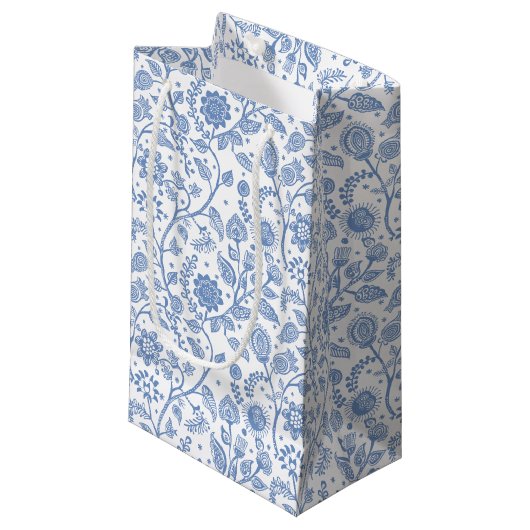 Petit Sac Cadeau Blue White Floral Botanical Pattern Boho Whimsical (Devant Angle)