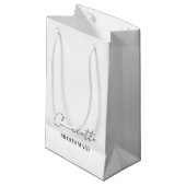 Petit Sac Cadeau Bridesmaid | Script minimaliste blanc (Devant Angle)