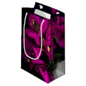 Petit Sac Cadeau "Cœur rose sur fond noir" (Devant Angle)