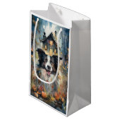 Petit Sac Cadeau Collie frontalier d'Halloween avec effroi Citrouil (Devant Angle)