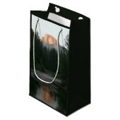 Petit Sac Cadeau Coucher de soleil à moitié dôme dans le parc natio (Devant Angle)