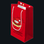 Petit Sac Cadeau Crabe Christmas Beach Tropical Funny<br><div class="desc">Dites à tous vos amis de plage tropicale que Sandy Claws vient en ville pour Noël ! C'est un crabe, alors ne fais pas ce crabby Père Noël ou tu auras du charbon cette fête ! C'est le dessin animé parfait pour faire sourire les amateurs de plage ce Noël !...</div>