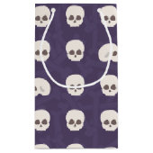 Petit Sac Cadeau Crânes sur arrière - plan d'os violet (Dos)