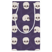 Petit Sac Cadeau Crânes sur arrière - plan d'os violet (Devant)