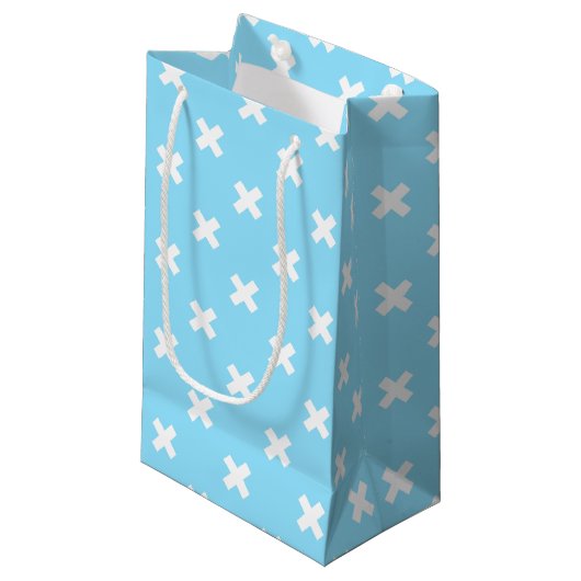 Petit Sac Cadeau Croix blanche sur le bleu bébé (Devant Angle)