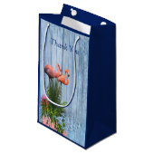 Petit Sac Cadeau Eau bleue Galets, Flamants roses roses & Poissons (Devant Angle)
