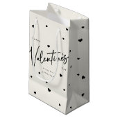 Petit Sac Cadeau Élégant Script Police + Coeurs Saint-Valentin (Devant Angle)