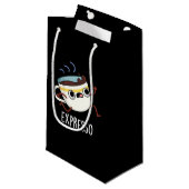 Petit Sac Cadeau Expresso Drôle Coureur de café Pun Dark BG (Devant Angle)